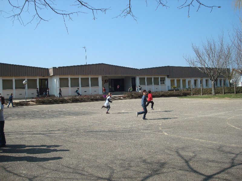 Cour école élémentaire 3