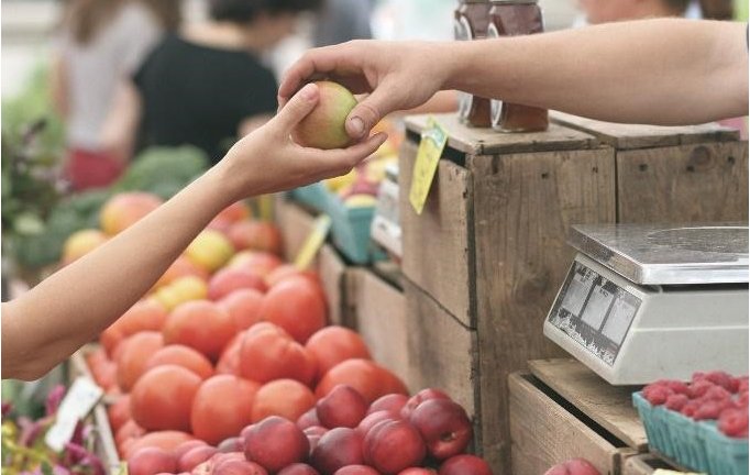 Marché de producteurs locaux à Perrigny