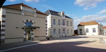 Place de la Mairie - Commune de Perrigny