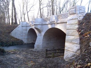 Le pont de pierre - Commune de Perrigny